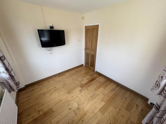 2 bed Semi-Detached Bungalow for sale Image 8