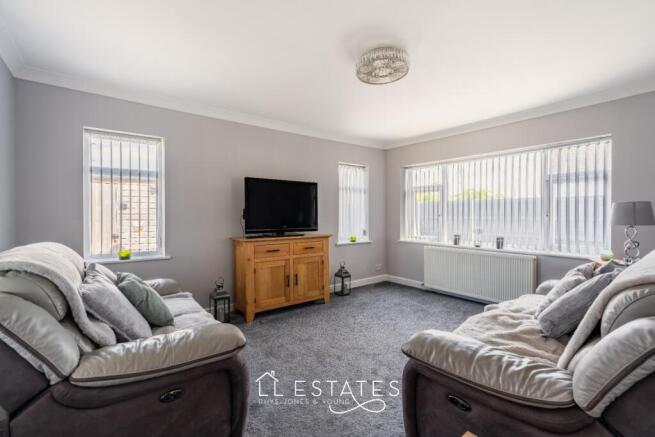 Dyserth Road, Rhyl, LL18 4DT photo 4