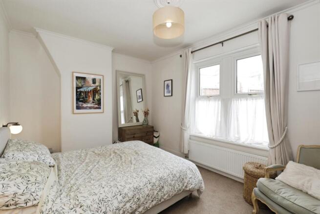 3 bed Terraced for sale Image 9