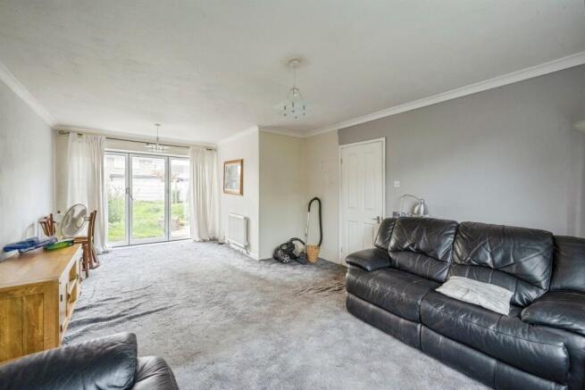 Lutterworth Drive, Adwick-Le-Street, Doncaster photo 2