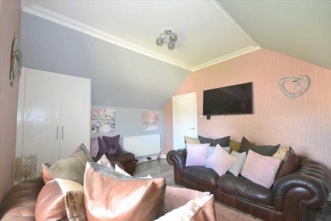 Bedroom 3/Sitting