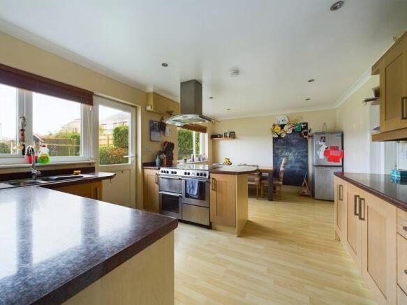 kitchen/dining room