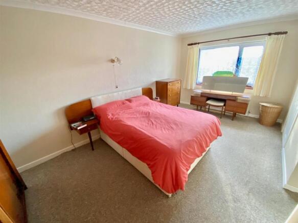 bed 4.jpg