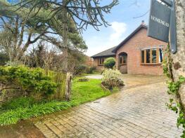 Homemead, Chale Street, Ventnor PO38 2JQ