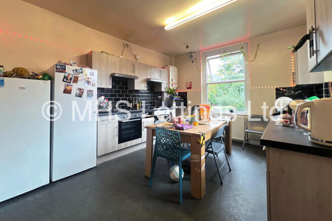 7 bed Terraced to rent Image 4