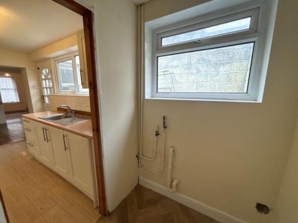 3 bed Terraced to rent Image 8