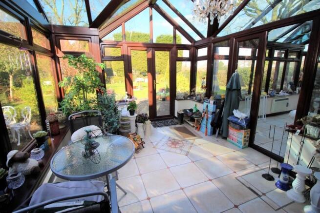 4 Spring Close Upper Basildon (11).JPG