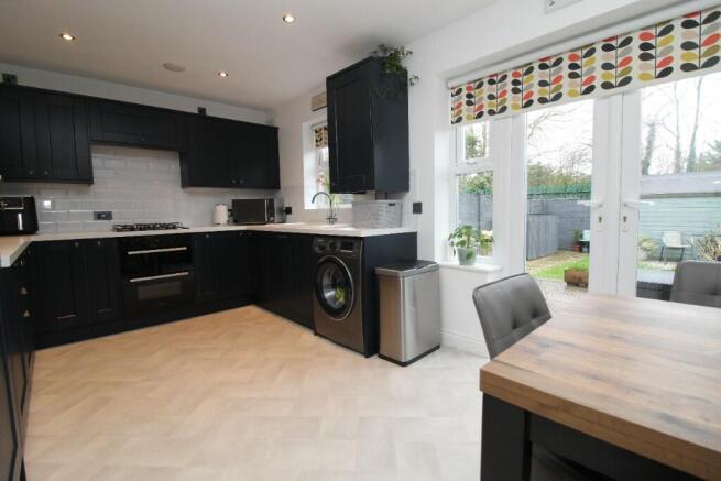 3 bed Terraced for sale Image 4