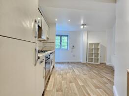 Flat 1, 111, Catford Hill, London SE6 4PW