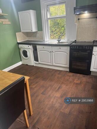 2 bed Semi-Detached to rent Image 4
