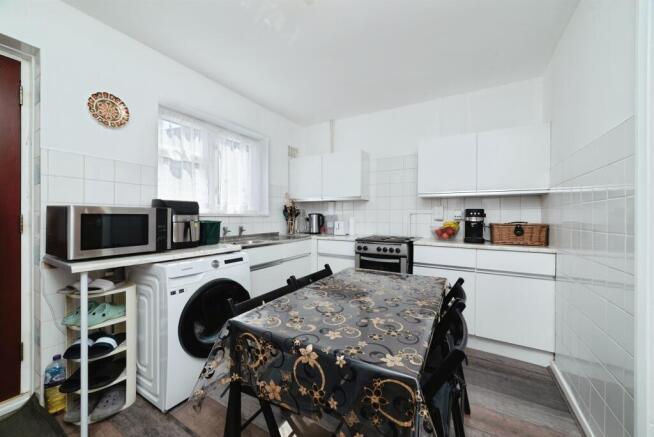 2 bed Semi-Detached for sale Image 4
