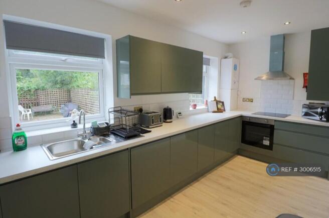 1 bed House Share to rent Image 4