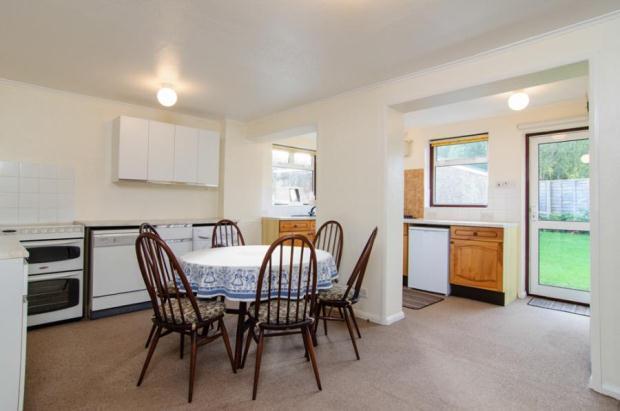 KITCHEN / DINING RM