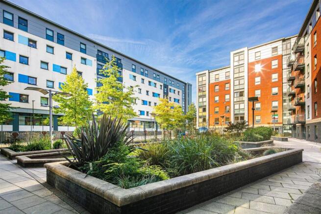1 bed Flat to rent Image 7