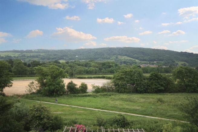 6 Newall Mount - Out