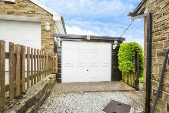 3 bed Semi-Detached for sale Image 11