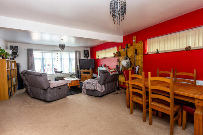 Woodland Road, Rushden photo 4