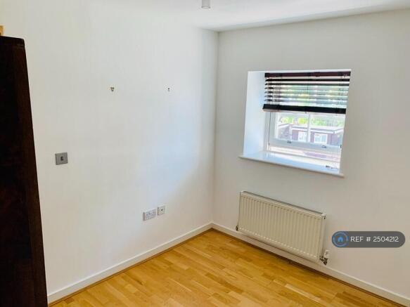 Bedroom 2/Home Office