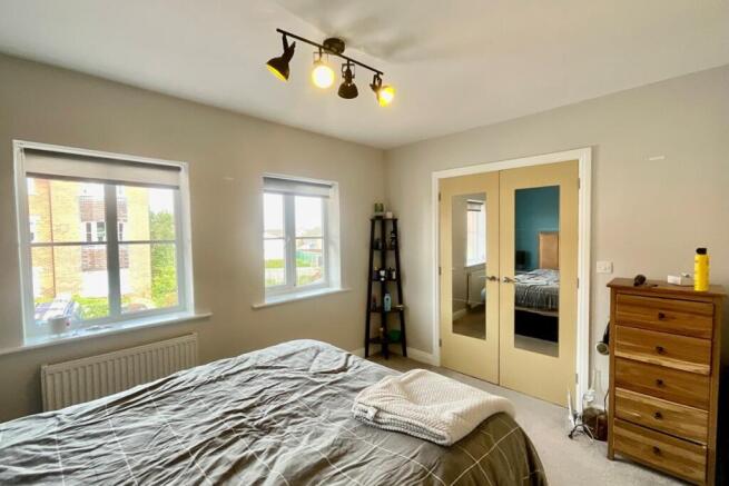 2 bed Flat for sale Image 12