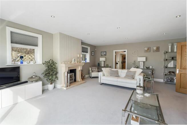 3 bed Link Detached House for sale Image 5