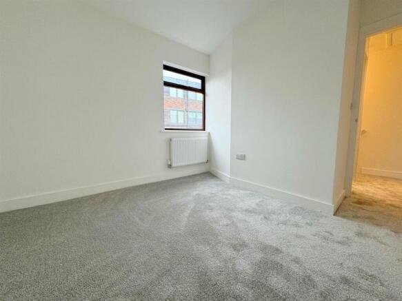 bedroom2.jpg