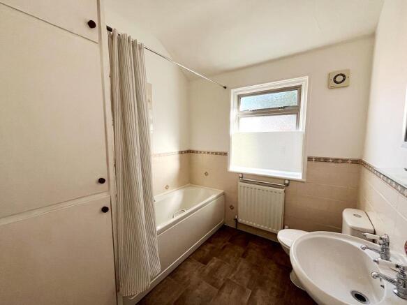 Bathroom.JPG