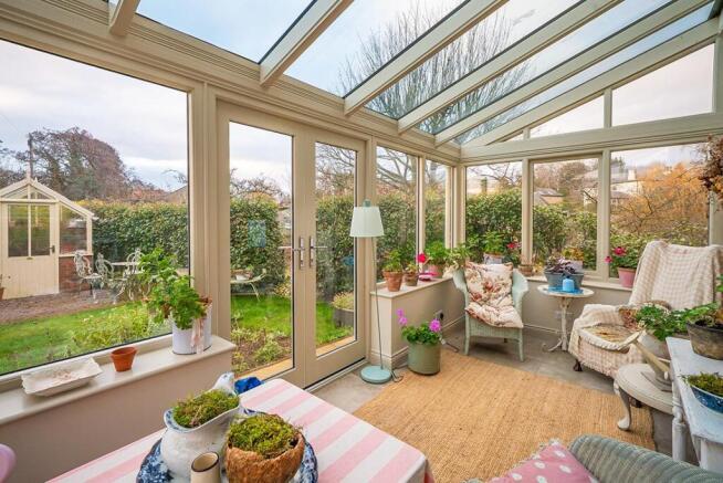 4 bed House for sale Image 7
