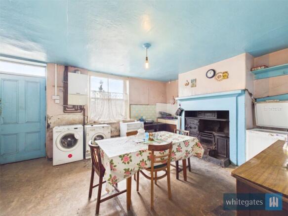 4 bed Terraced for sale Image 4