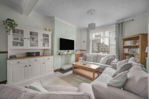 72, Queen Street, Barry CF62 7EG