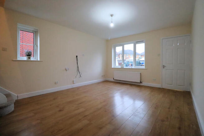 2 bed Semi-Detached for sale Image 4