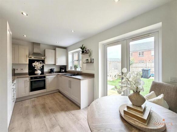3 bed Terraced for sale Image 7