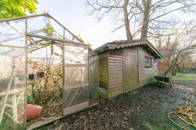Greenhouse & shed