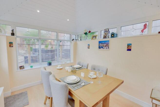 3 bed Bungalow for sale Image 7