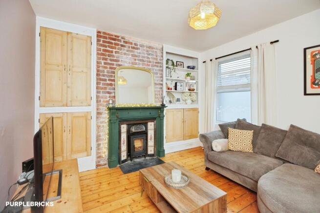 Living Room/Bedroom