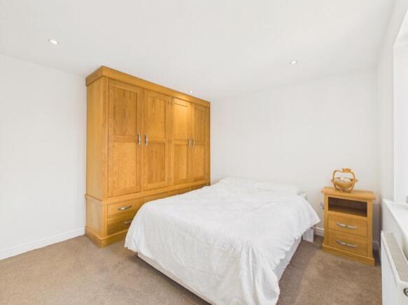 4 bed Detached for sale Image 10
