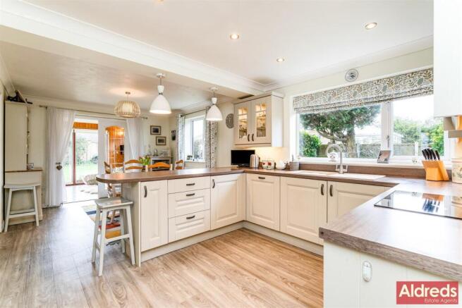 2 Squires Walk (11).jpg