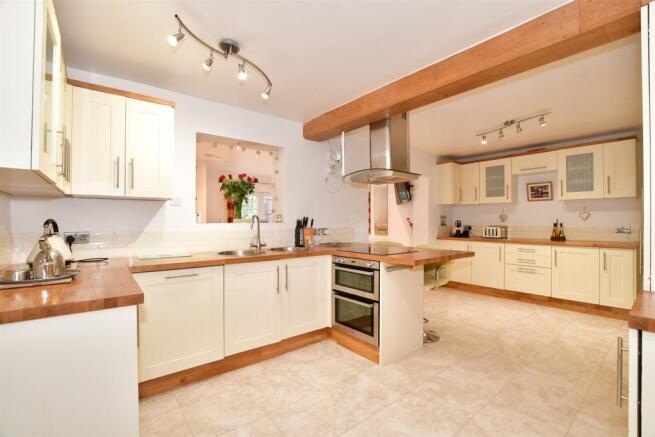 Kitchen/Breakfast Area