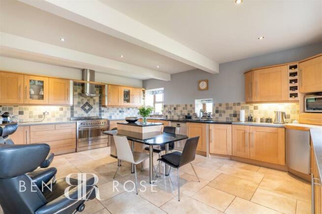 Kitchen/Breakfast Room