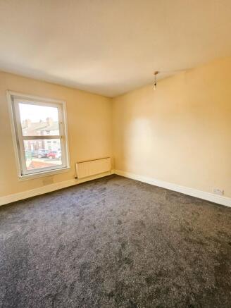 2 bed Terraced to rent Image 5
