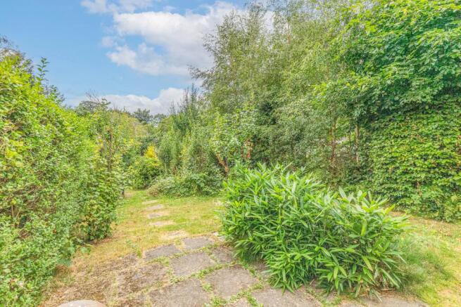 3 bed Semi-Detached to rent Image 8