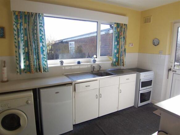 Kitchen: