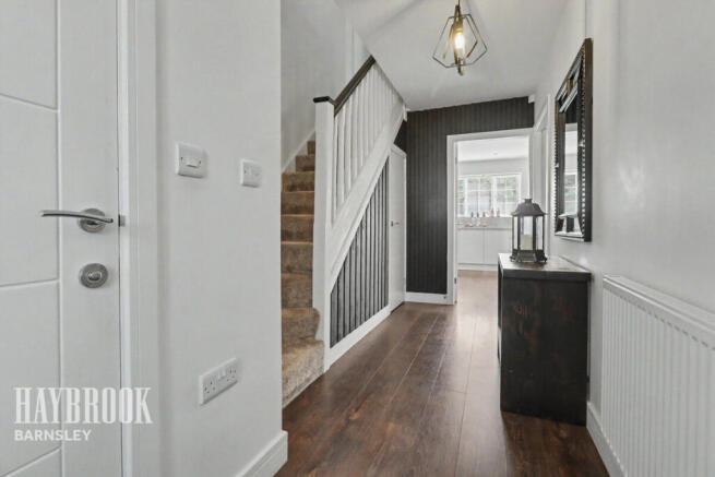 4 bed Detached for sale Image 5