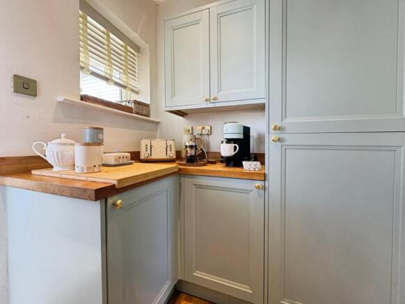 3 bed Terraced for sale Image 9