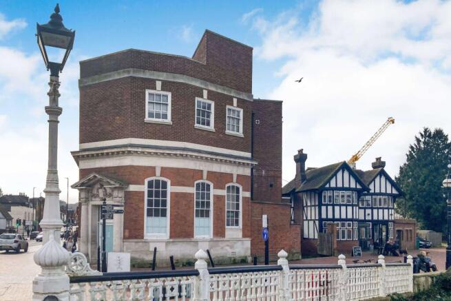 100 High Street, Tonbridge, TN9 1AN