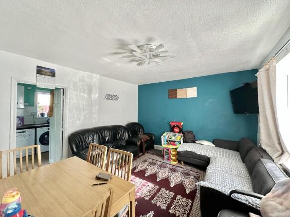 Minet Drive, Hayes photo 3