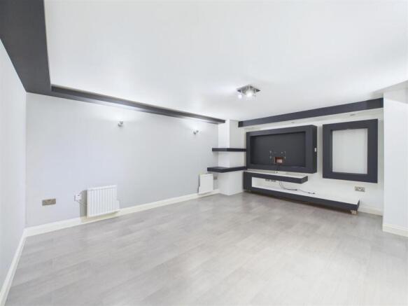 4 bed Detached for sale Image 10