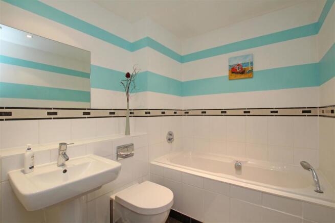 11SAP - Bathroom.jpg