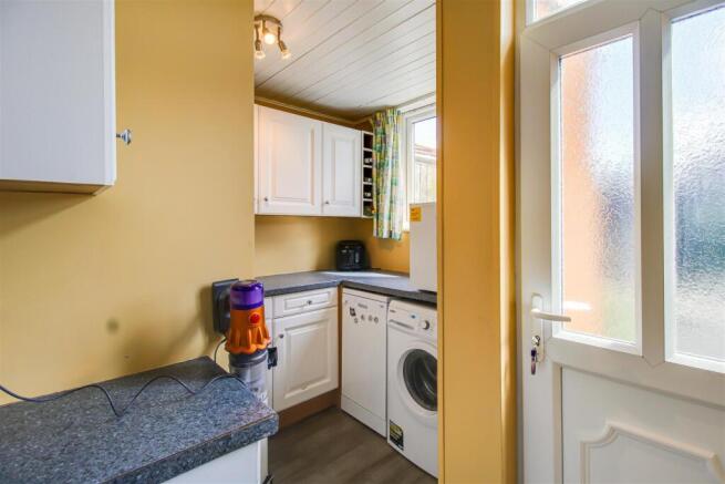 3 bed Semi-Detached for sale Image 9