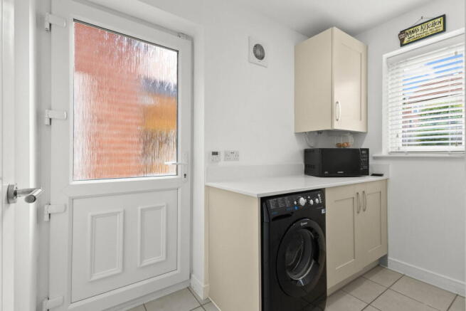 4 bed Detached for sale Image 9