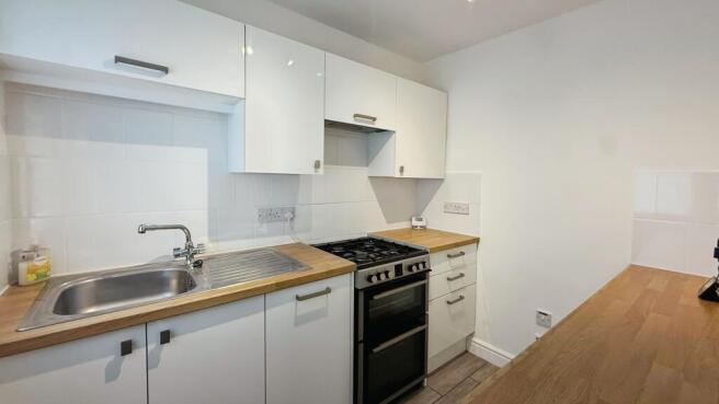 3 bed Semi-Detached for sale Image 4